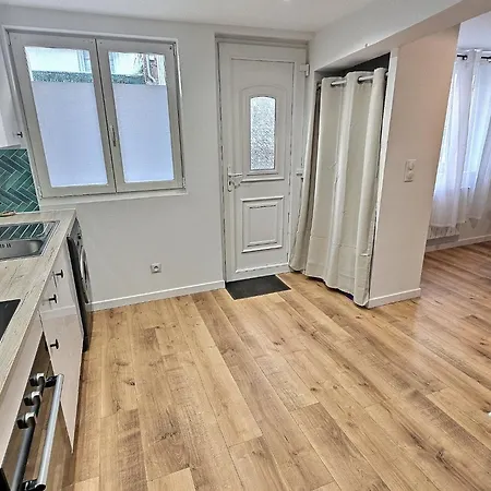 Apartment Maisonette Cozy, Neuf, Centre-ville, Wifi *